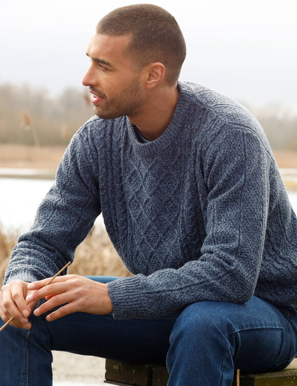 Kabeltrui met ronde hals (gespikkeld blauw) Kabeltrui met ronde hals (gespikkeld blauw)